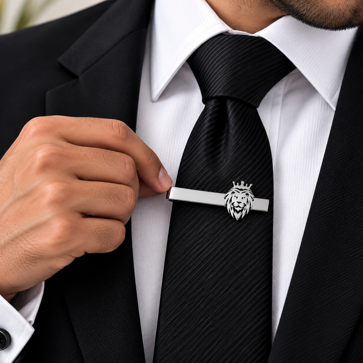 The Crowned Lion Silver Majesty Tie Clip - Model