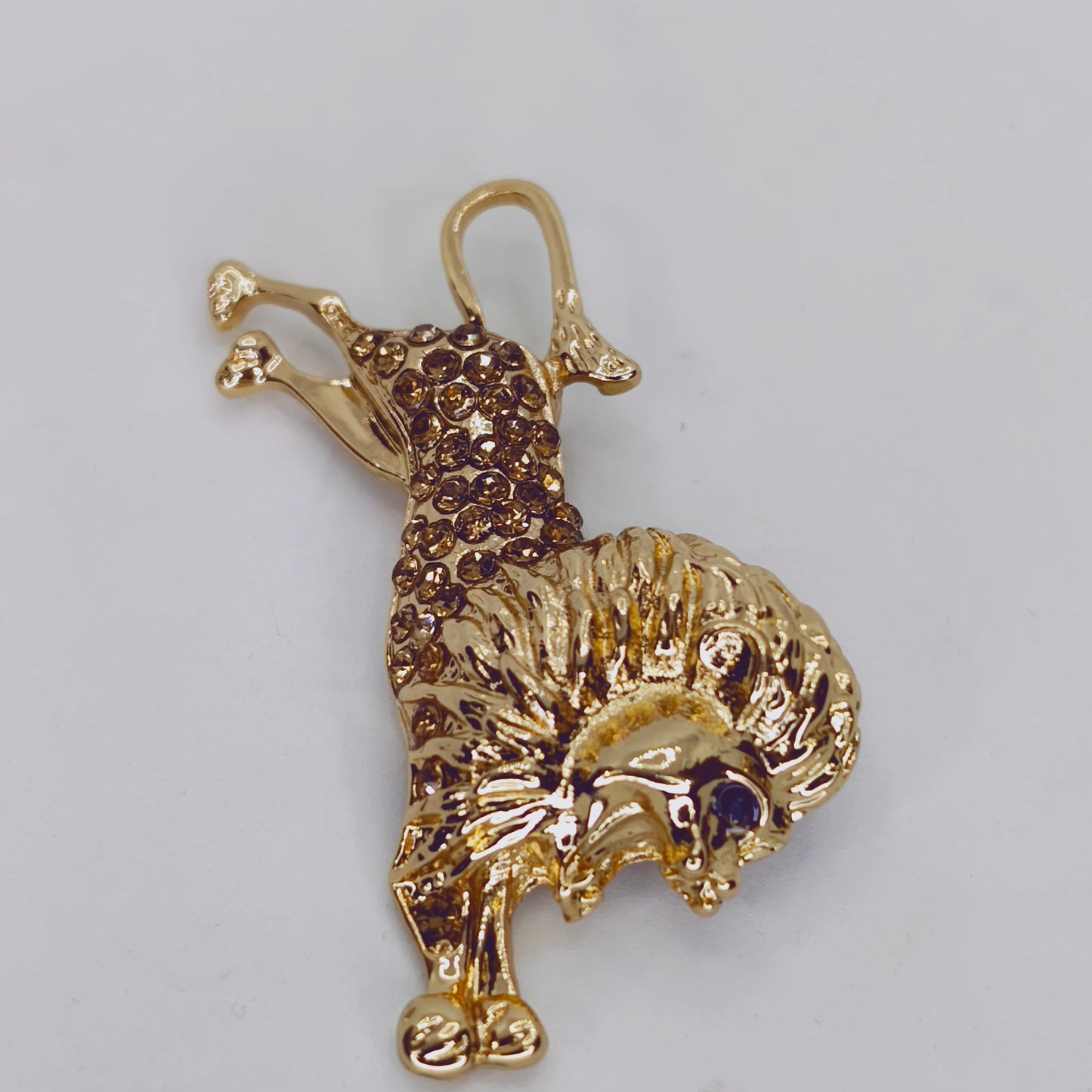 Gold Tone Lion Brooch