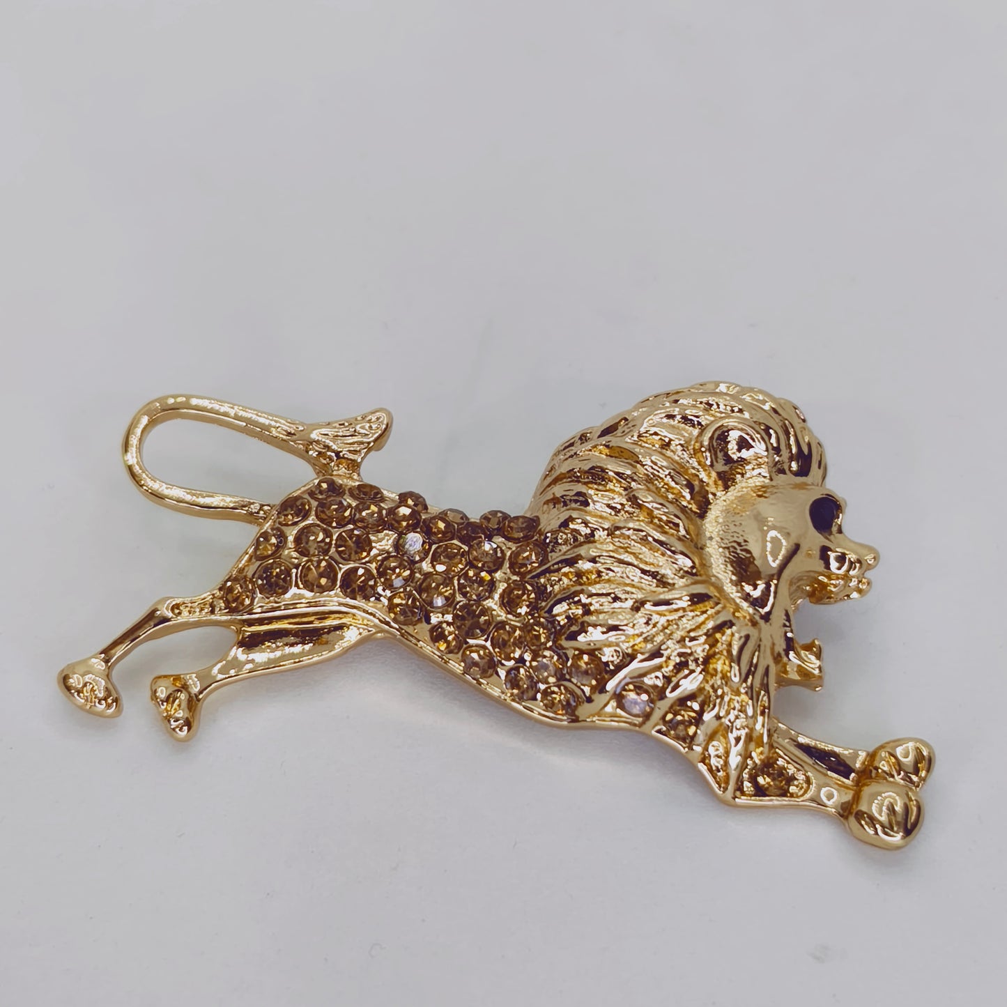 Gold Tone Lion Brooch